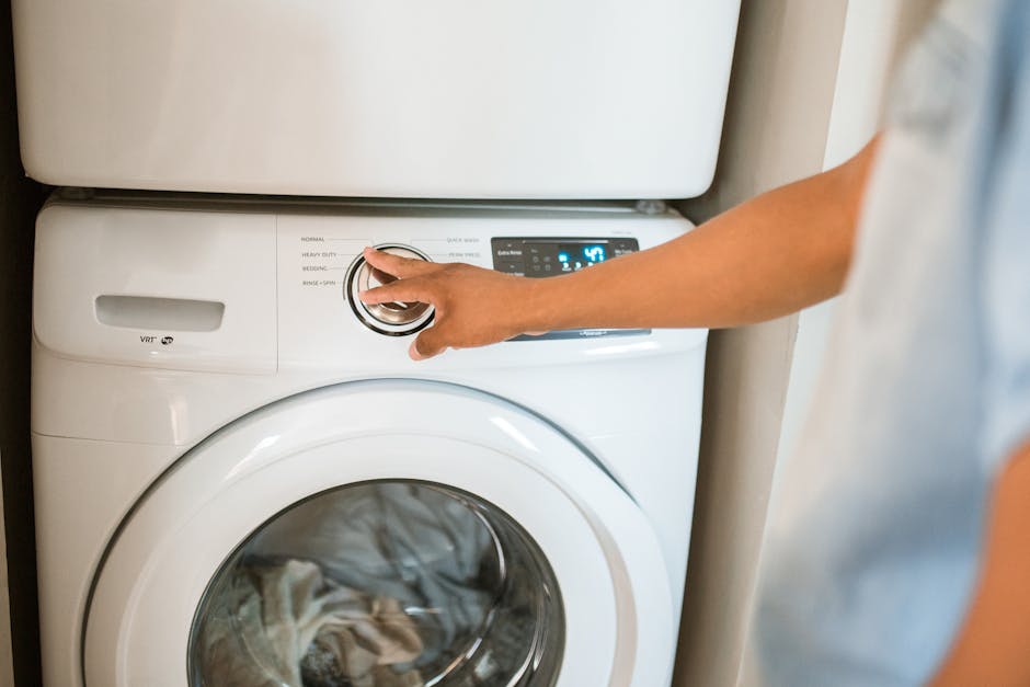 Bolletta della luce: Quali elettrodomestici consumano di più? La guida per leggere l'etichetta energetica e risparmiare davvero.